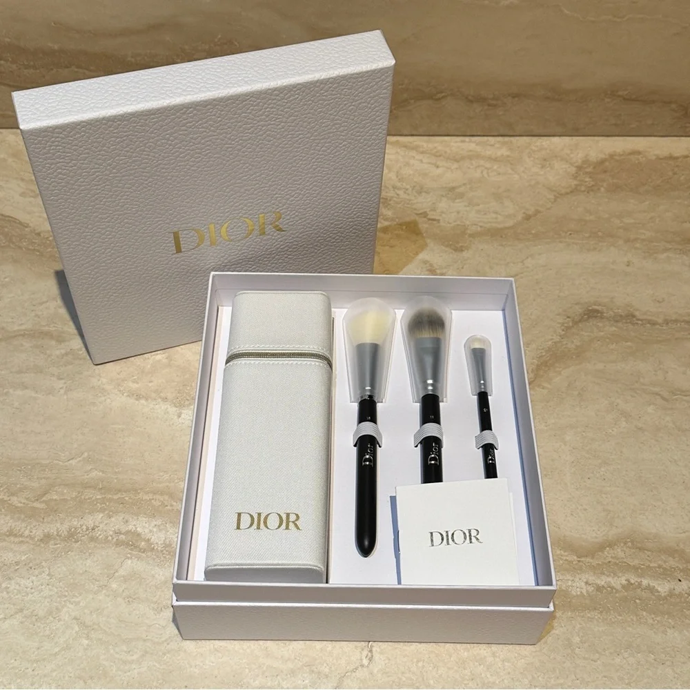 Dior Backstage 3pc Makeup Brush Set with White Case (Limited Edition) - Picture 10 of 10